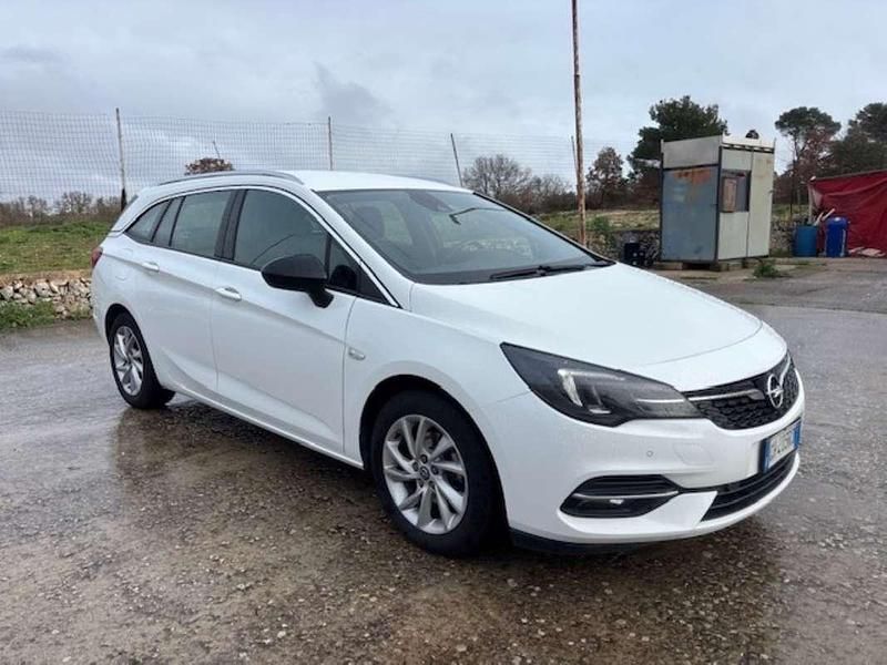Usata Opel Astra 105 CV (77 kW) 2022 Bianco Station wagon