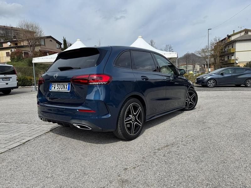 Usata Mercedes B200 Premium 150 CV (110 kW) 2020 Blu Monovolume