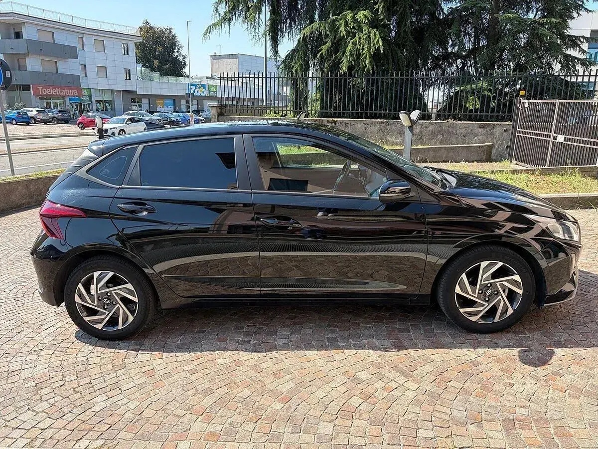 Usata Hyundai i20 84 CV (61 kW) 2023 Nero Utilitaria