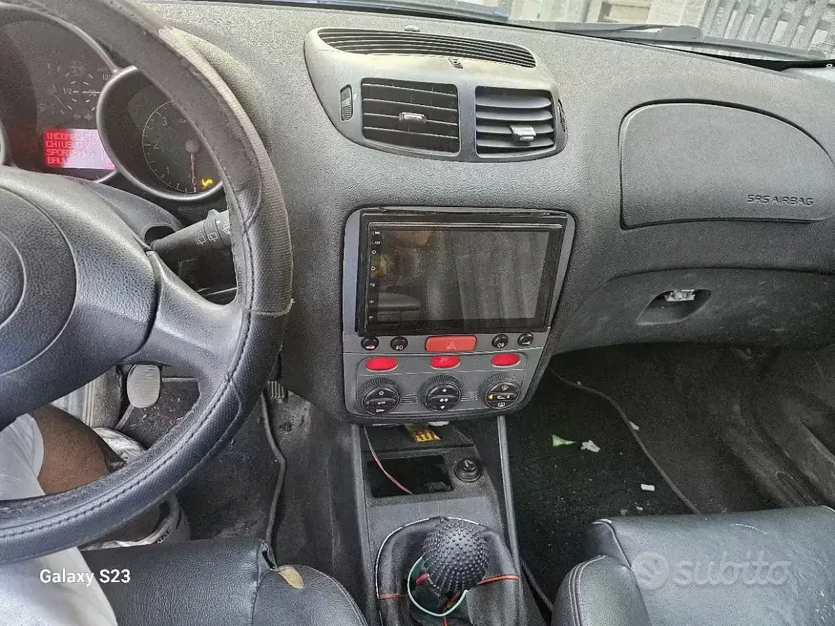 Usata Alfa Romeo 147 140 CV (102 kW) 2003 Bluazzurro Utilitaria