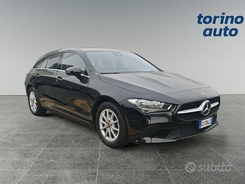 Usata Mercedes CLA200 150 CV (110 kW) 2020 Nero Station wagon