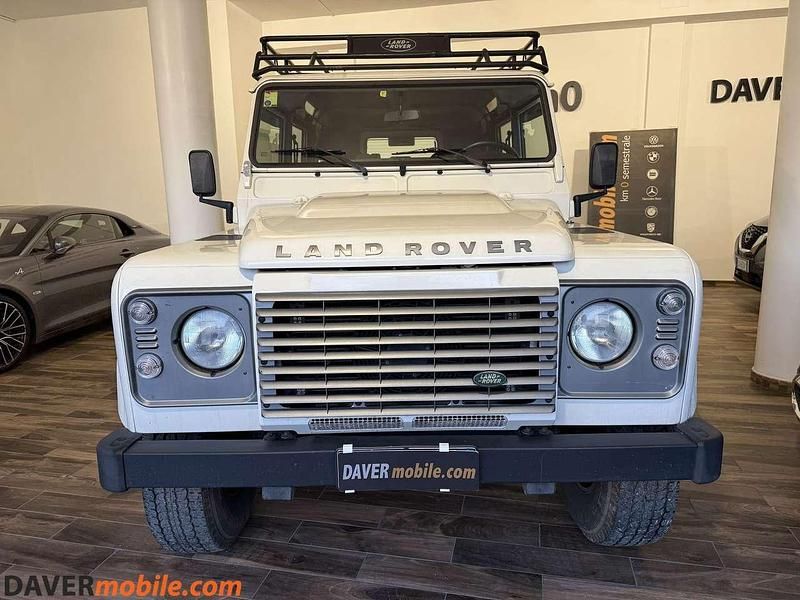 Usata Land Rover Defender SE 122 CV (89 kW) 2010 Bianco Station wagon
