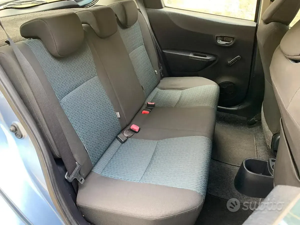 Usata Toyota Yaris Lounge 69 CV (50 kW) 2012 Utilitaria