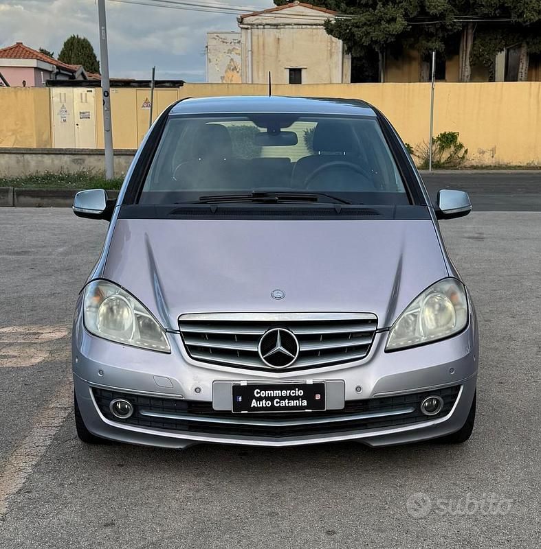 Usata Mercedes A180 108 CV (79 kW) 2010 Blu Berlina