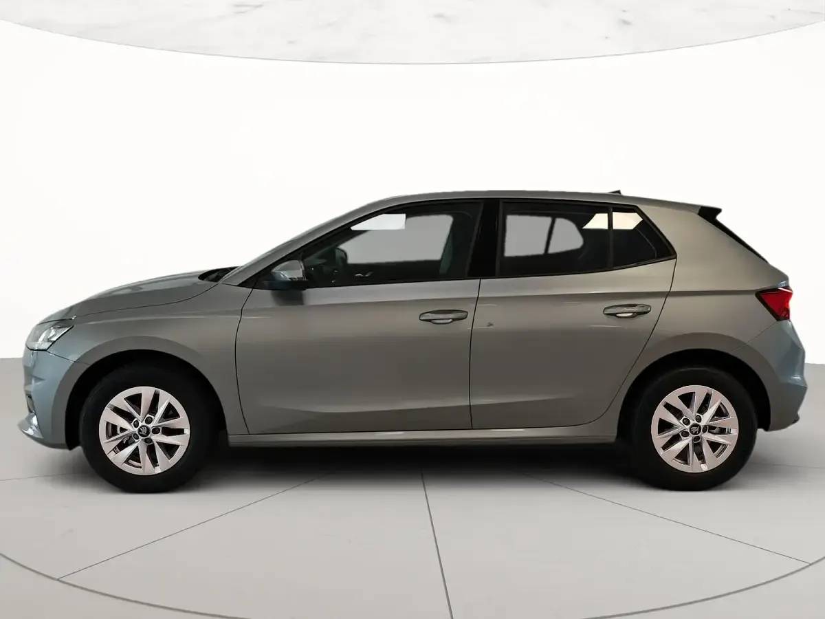 Nuova Skoda Fabia 80 CV (58 kW) 2026 Smokey diamondargento metallizzato Utilitaria