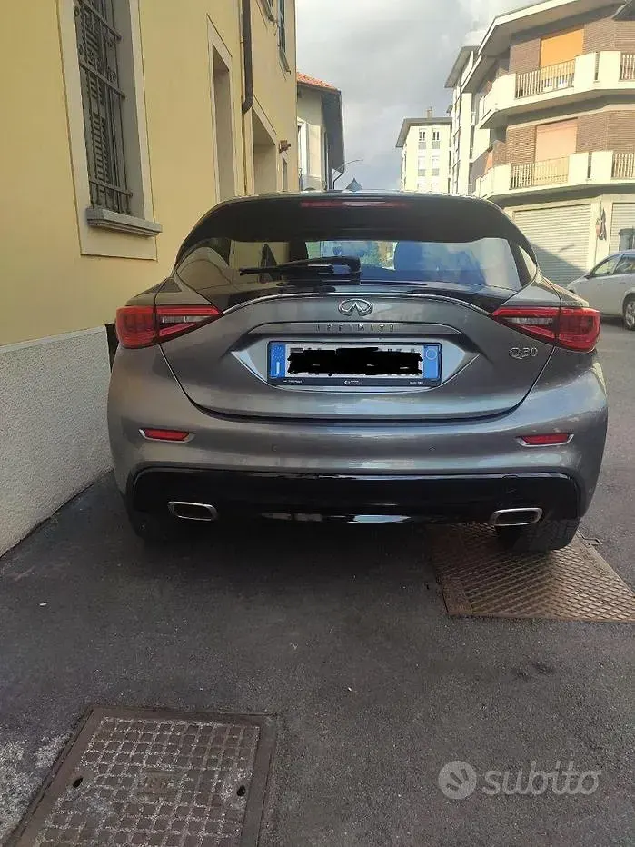 Usata Infiniti Q30 109 CV (80 kW) 2019 Grigio Berlina