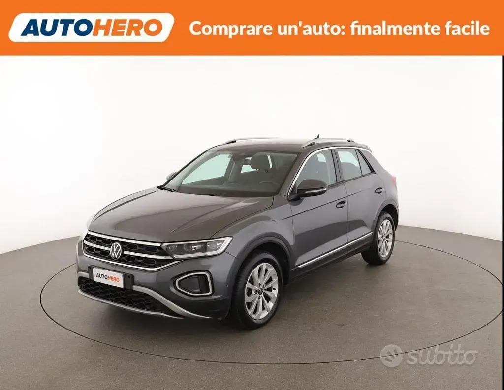 Usata VW T-Roc 150 CV (110 kW) 2023 Grigio SUV