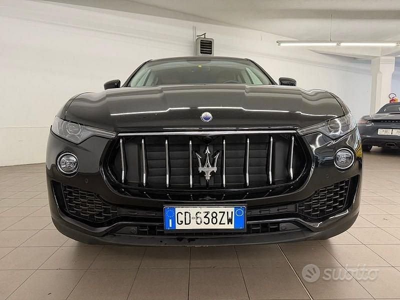 Usata Maserati Levante 350 CV (257 kW) 2021 Nero SUV