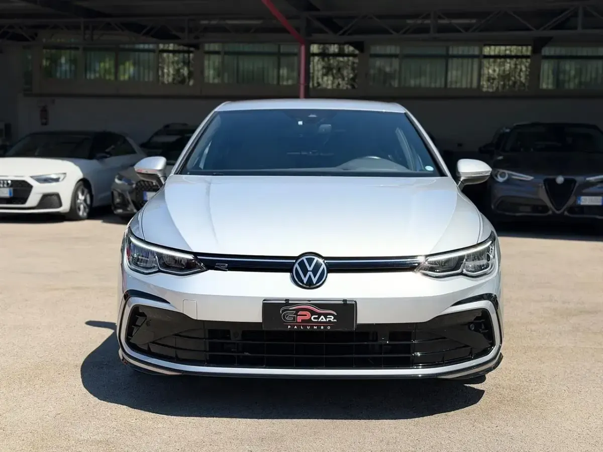 Usata VW Golf VIII R-line 130 CV (95 kW) 2022 Grigio Berlina