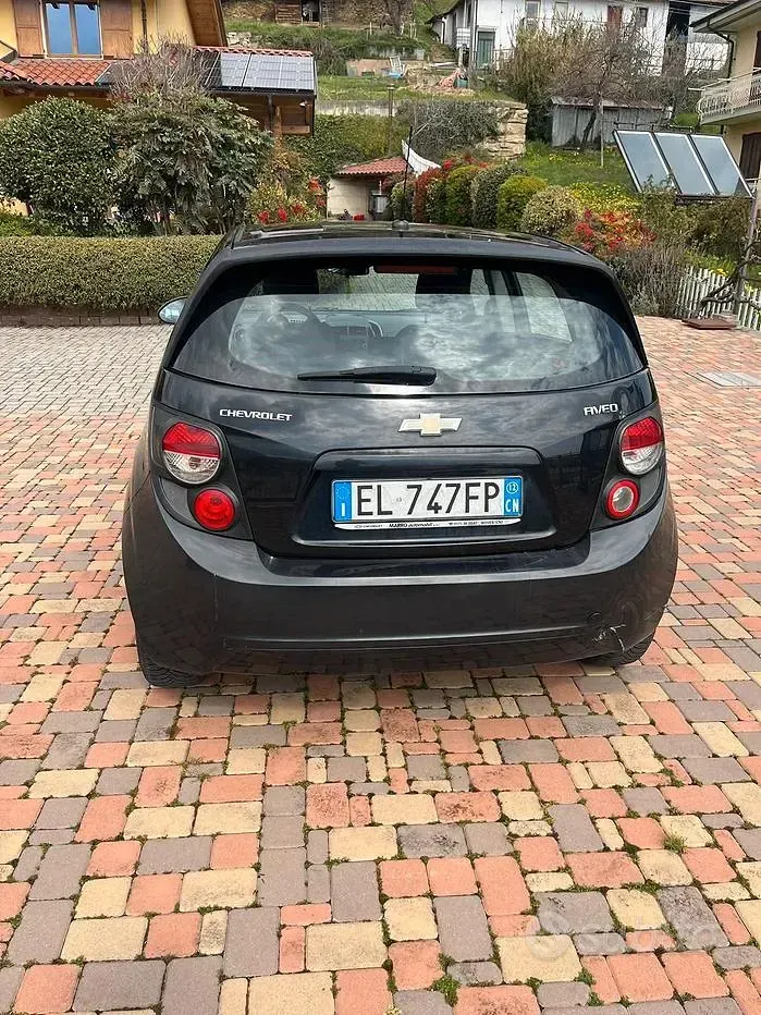 Usata Chevrolet Aveo 90 CV (66 kW) 2012 Nero Utilitaria