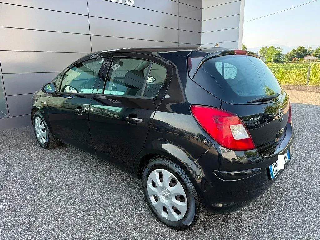 Usata Opel Corsa Cosmo 80 CV (58 kW) 2008 Nero Utilitaria