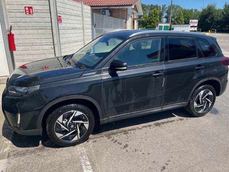 Usata Suzuki Vitara 129 CV (94 kW) 2024 Santorini SUV