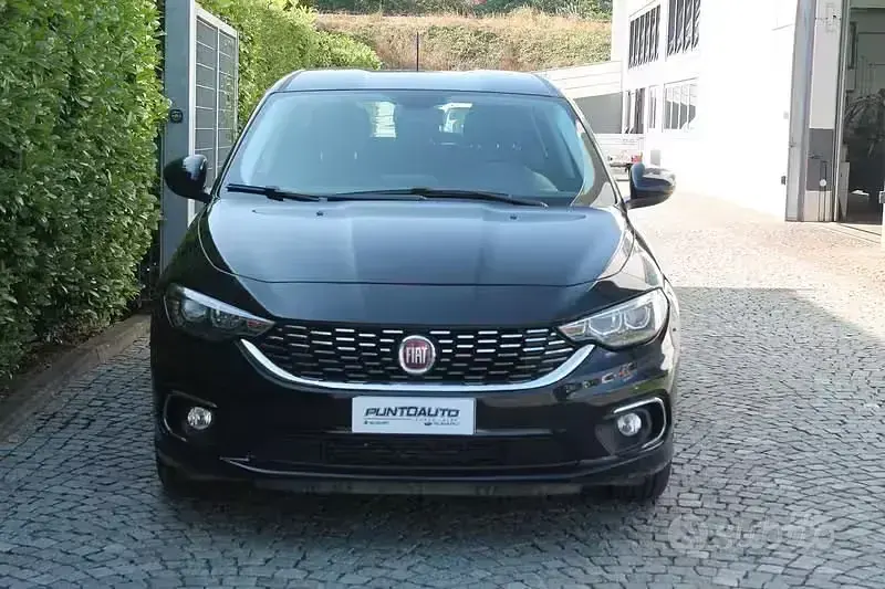 Usata Fiat Tipo Business 120 CV (88 kW) 2019 Nero Berlina