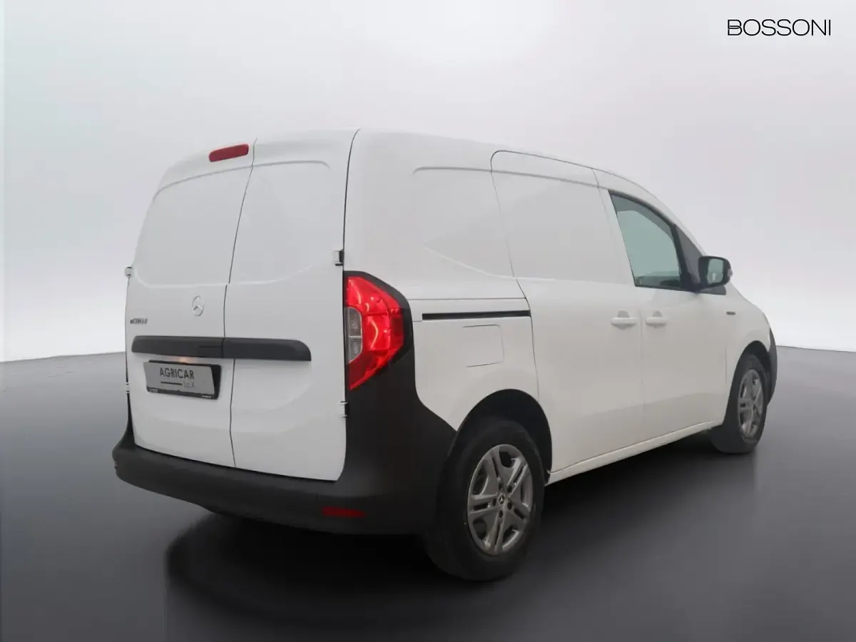 Usata Mercedes eCitan 50 kW (69 CV) 2023 Bianco Furgone