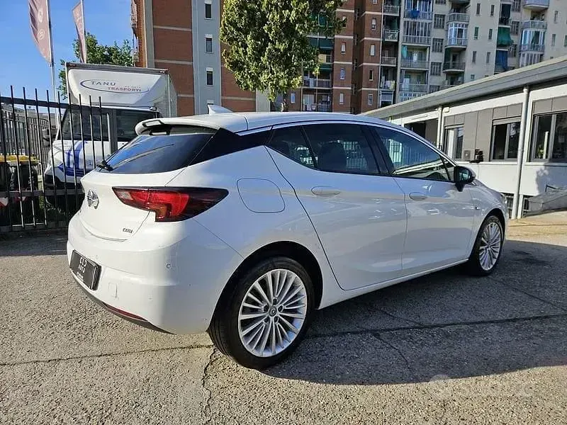 Usata Opel Astra Innovation 110 CV (80 kW) 2016 Bianco Berlina