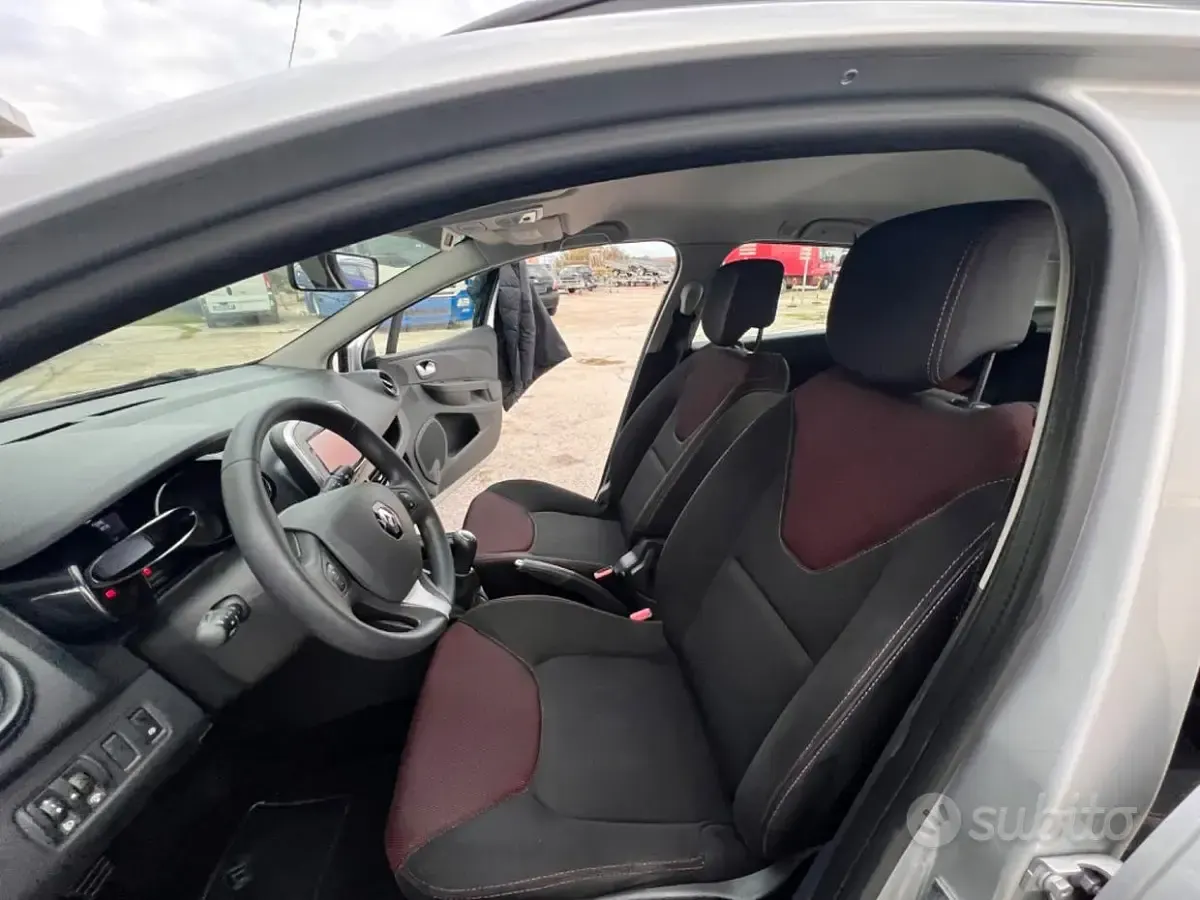 Usata Renault Clio 75 CV (55 kW) 2016 Grigio Station wagon