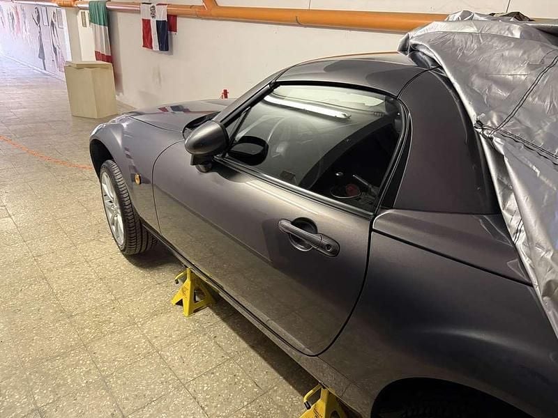 Usata Mazda MX5 160 CV (117 kW) 2007 Grigio Cabrio