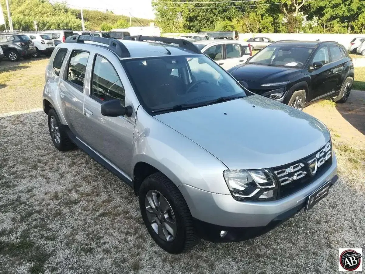 Usata Dacia Duster 109 CV (80 kW) 2014 Grigio chiaro SUV