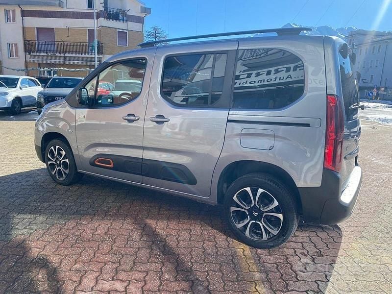 Usata Citroën Berlingo Shine 101 CV (74 kW) 2023 Grigio Monovolume