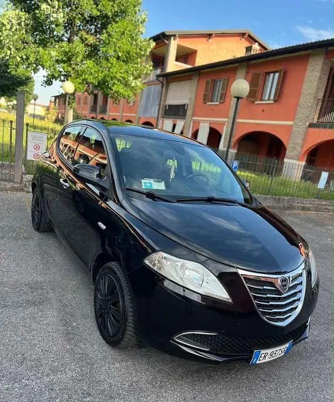 Usata Lancia Ypsilon Platinum 69 CV (50 kW) 2013 Utilitaria