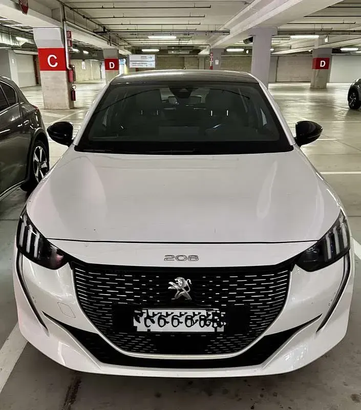 Usata Peugeot 208 GT 102 CV (75 kW) 2022 Utilitaria