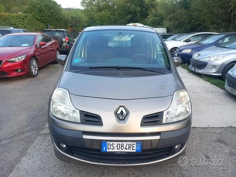 Usata Renault Modus Dynamique 101 CV (74 kW) 2008 Marrone Monovolume
