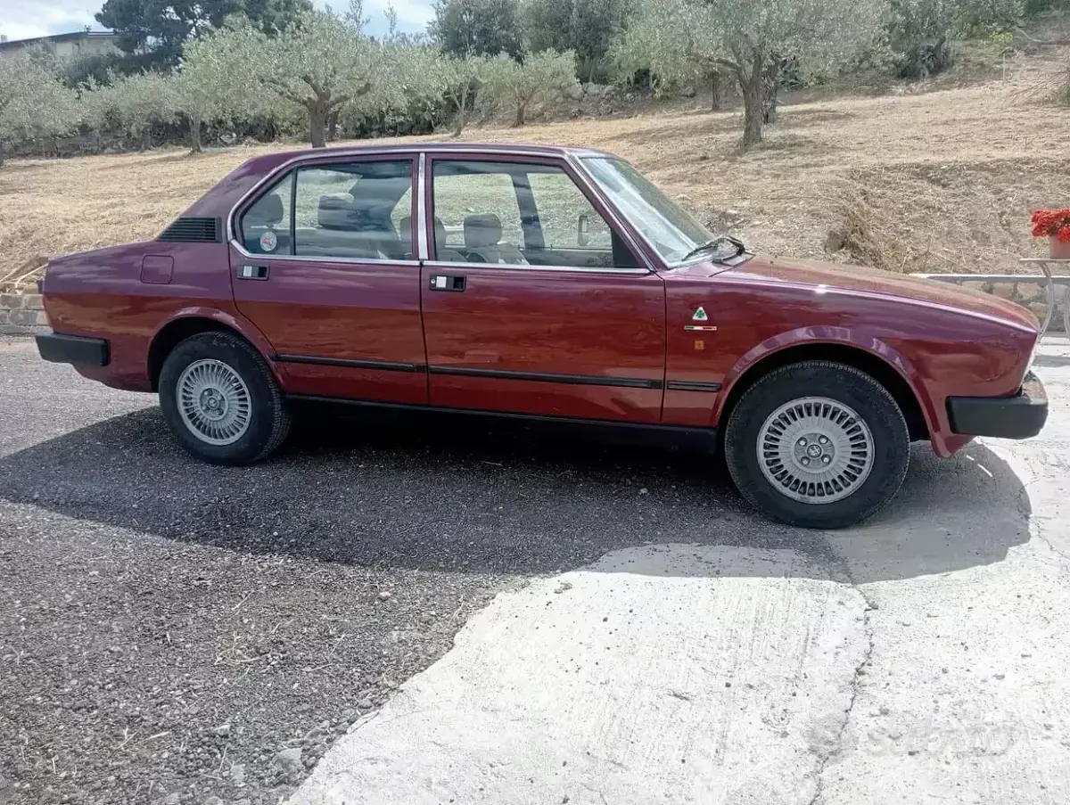 Usata Alfa Romeo Alfetta 130 CV (95 kW) 1970 Marrone Berlina
