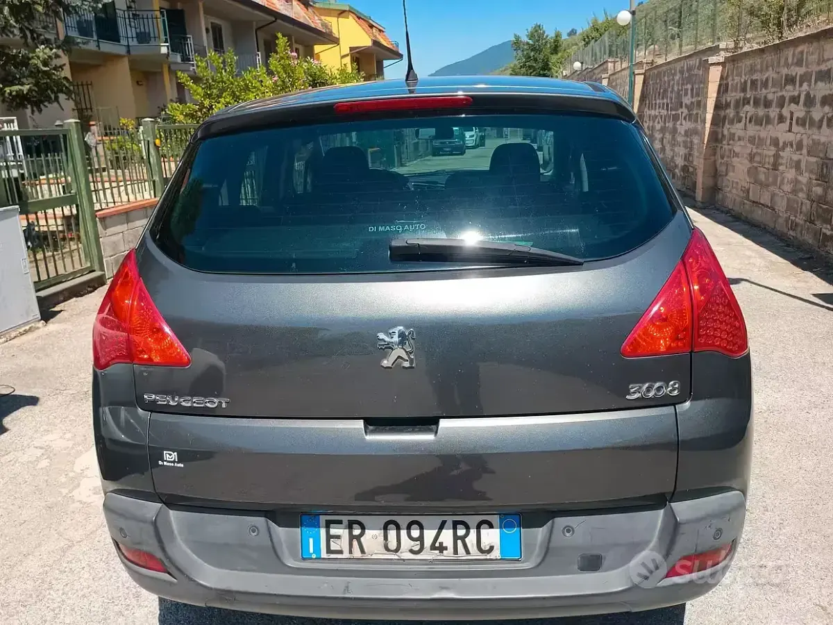 Usata Peugeot 3008 109 CV (80 kW) 2013 Grigio Station wagon