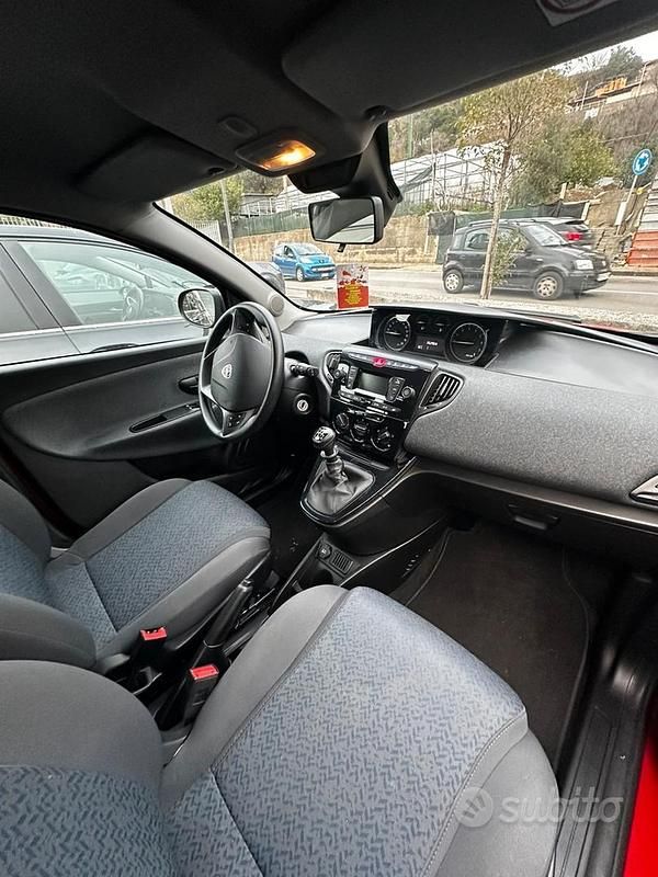 Usata Lancia Ypsilon 2022 Rosso Utilitaria