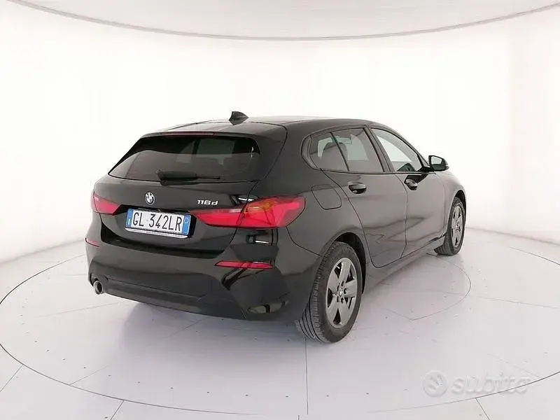 Usata BMW 116 Advantage 116 CV (85 kW) 2022 Nero Utilitaria