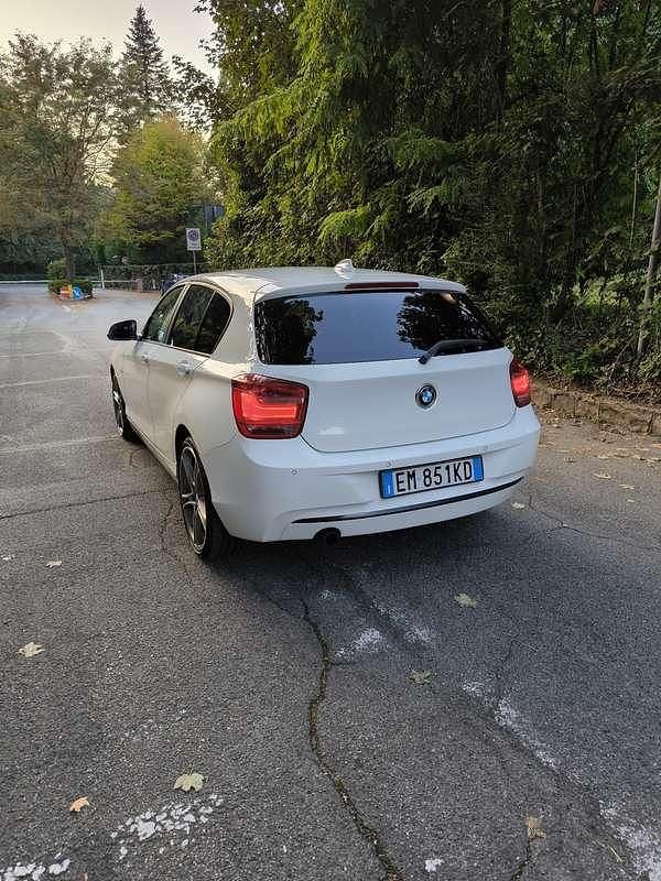 Usata BMW 116 Sport Line 136 CV (100 kW) 2012 Bianco Utilitaria