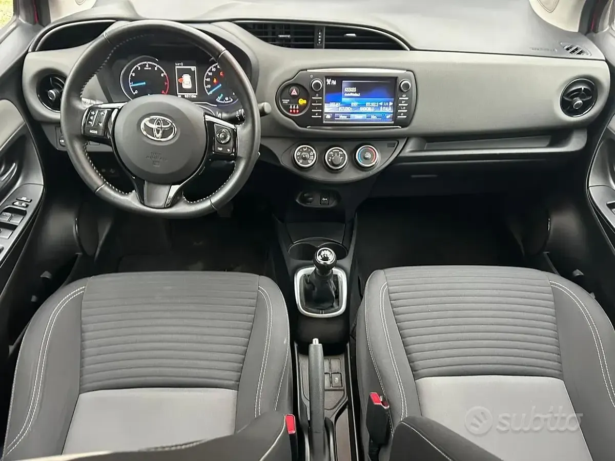 Usata Toyota Yaris Active 72 CV (52 kW) 2019 Rosso Berlina
