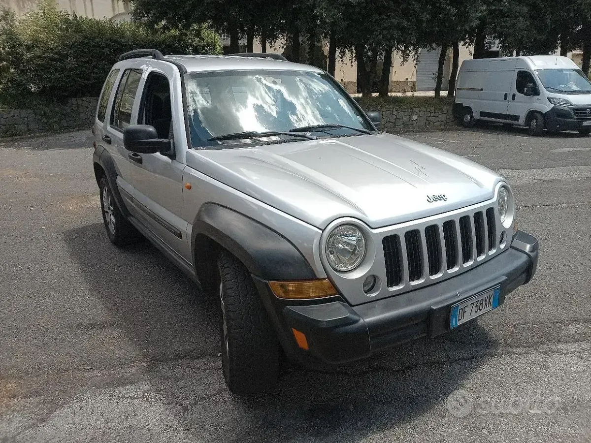 Usata Jeep Cherokee 163 CV (119 kW) 2007 SUV