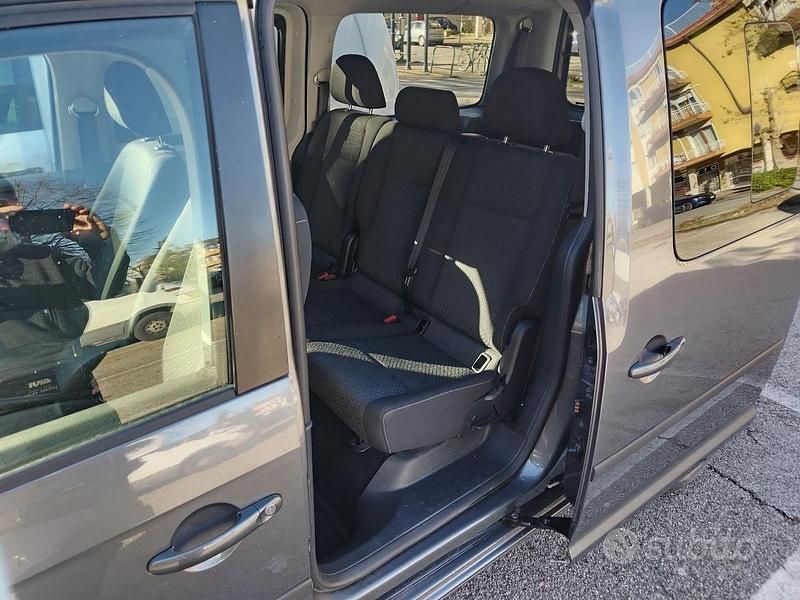 Usata VW Caddy Maxi 110 CV (80 kW) 2017 Grigio Monovolume
