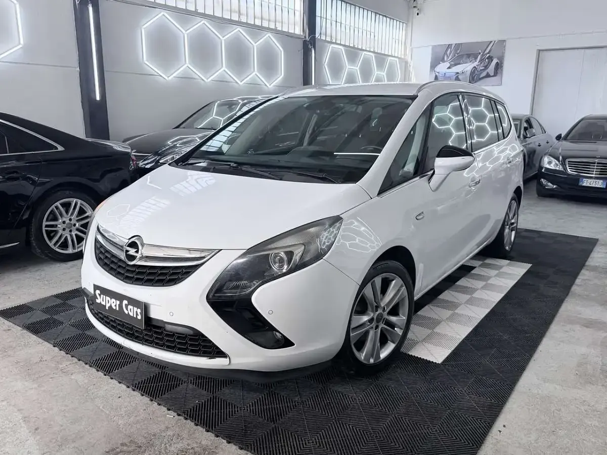 Usata Opel Zafira Tourer Selection 131 CV (96 kW) 2013 Bianco Monovolume