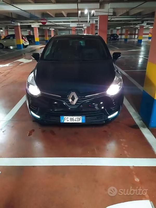 Second-hand Renault Clio IV 90 CP (66 kW) 2017 Negru Berlinǎ
