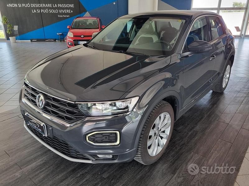 Usata VW T-Roc Style 116 CV (85 kW) 2019 Grigio SUV