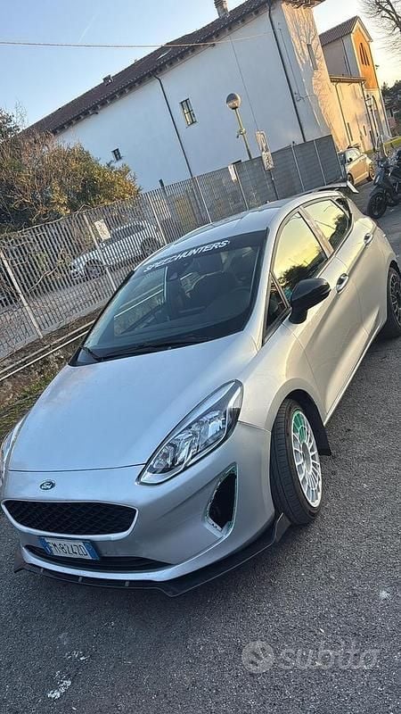 Gebraucht Ford Fiesta 86 PS (63 kW) 2018 Grau Kleinwagen