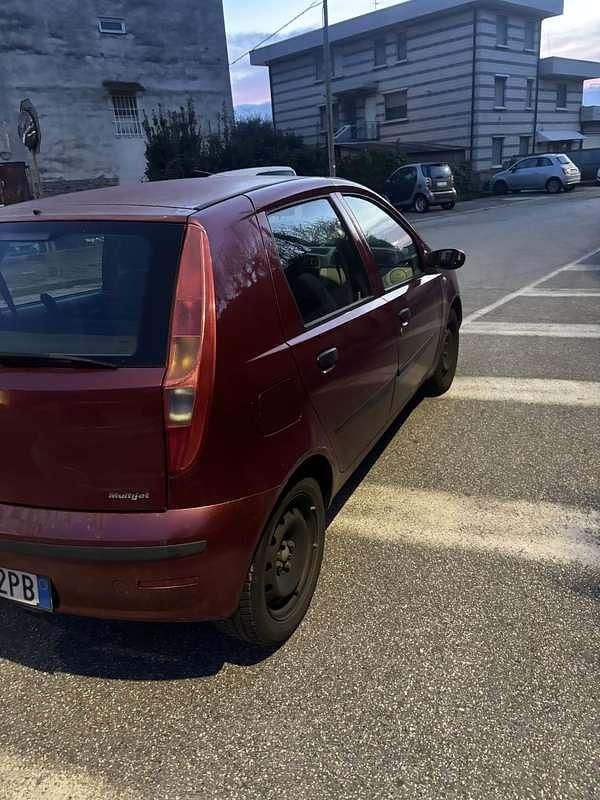 Usata Fiat Punto Active 69 CV (50 kW) 2004 Berlina