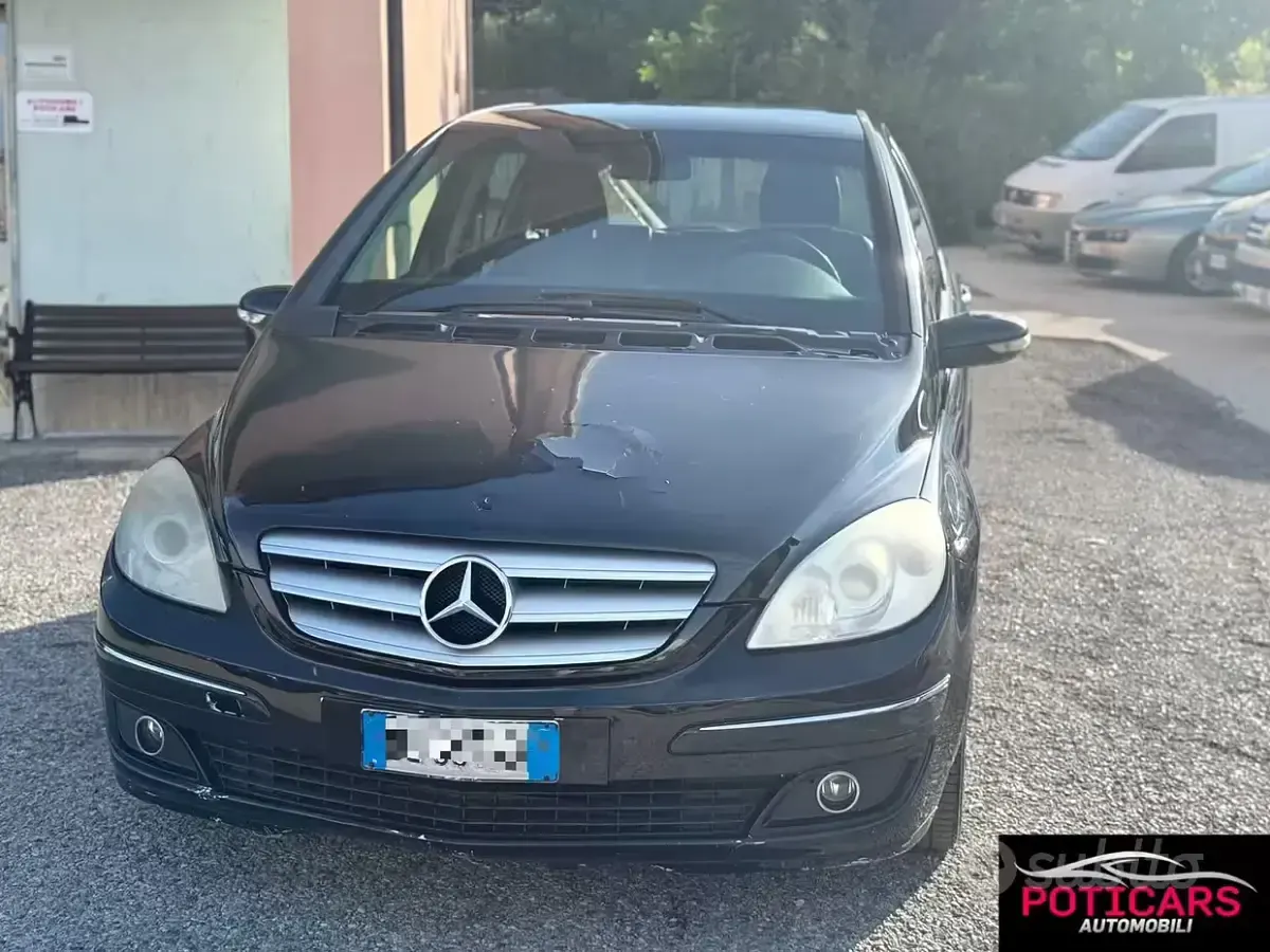 Usata Mercedes B200 140 CV (102 kW) 2006 Monovolume