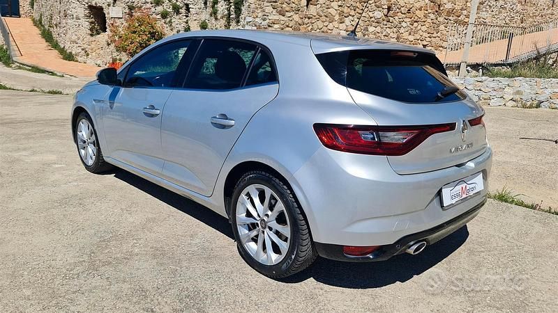 Usata Renault Mégane IV Intens 110 CV (80 kW) 2017 Argento Berlina