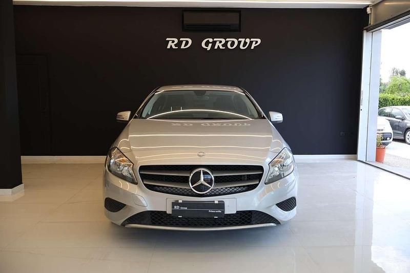 Usata Mercedes A180 109 CV (80 kW) 2015 Argento Berlina