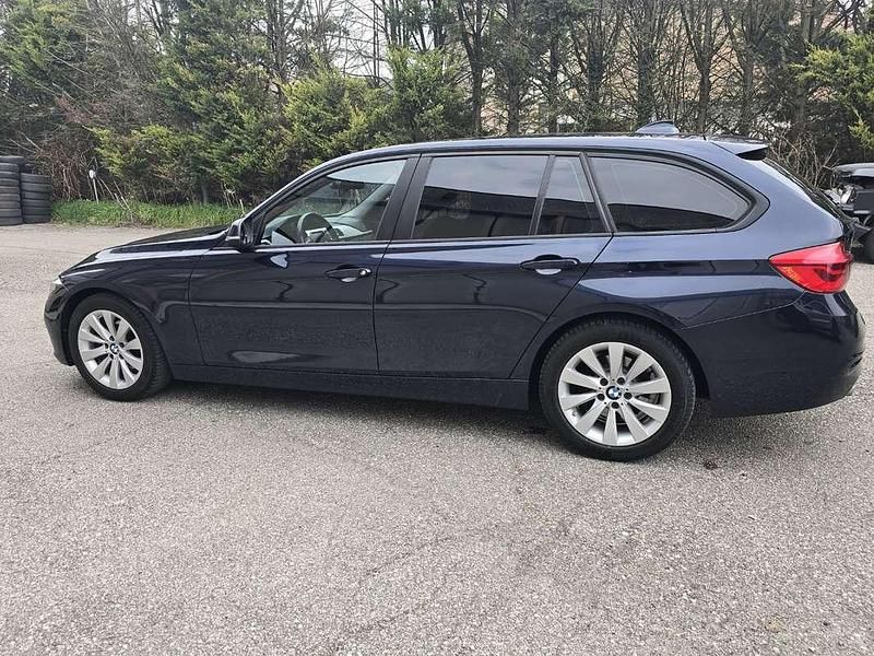 Usata BMW 318 150 CV (110 kW) 2015 Blu/azzurro Station wagon