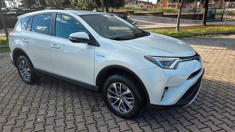 Usata Toyota RAV4 Hybrid 154 CV (113 kW) 2017 Bianco SUV