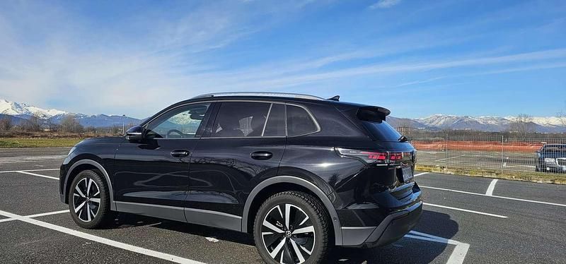Usata VW Tiguan R-line 204 CV (150 kW) 2025 Nero SUV