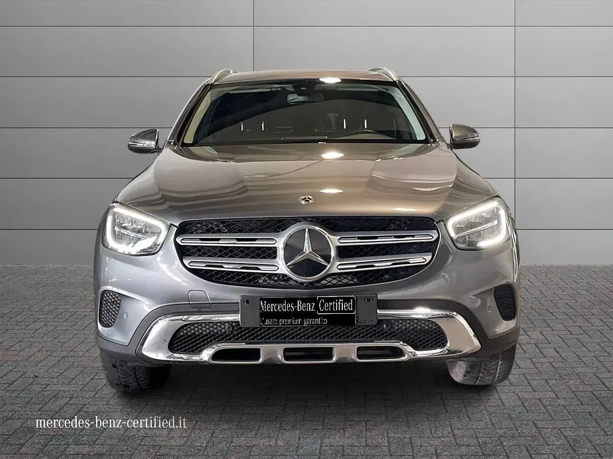 Usata Mercedes GLC300de 194 CV (142 kW) 2022 Grigio selenite SUV