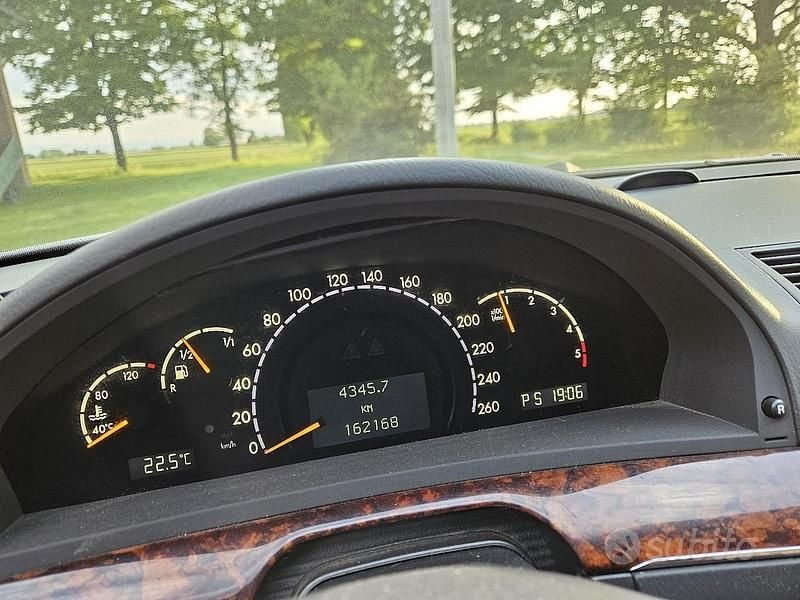 Usata Mercedes S320 204 CV (150 kW) 2005 Grigio Berlina