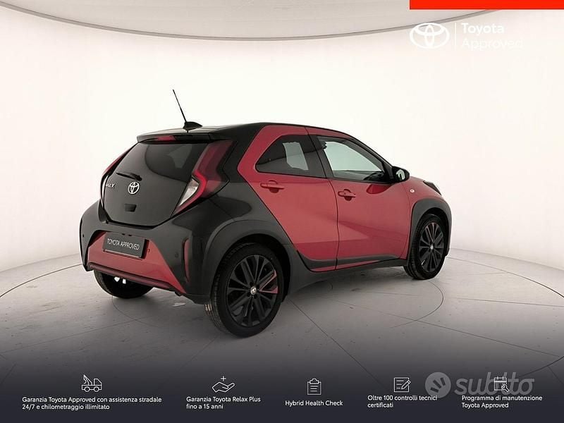 Usata Toyota Aygo X Lounge 72 CV (52 kW) 2022 Rosso SUV