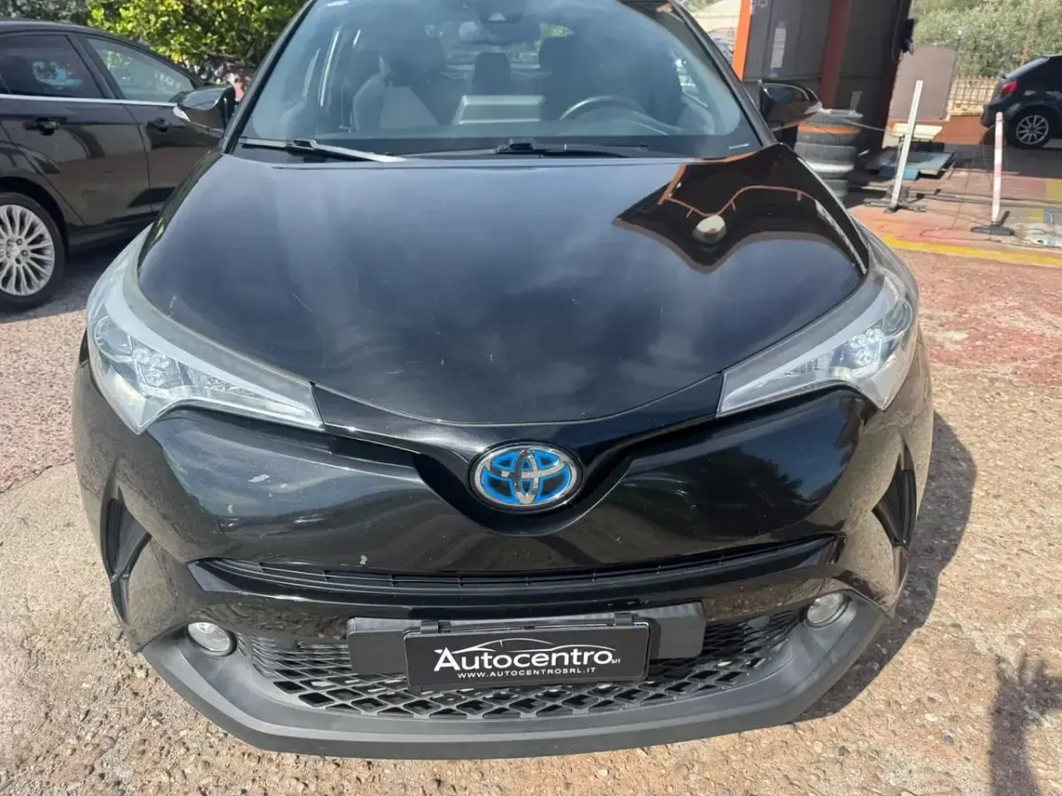 Usata Toyota C-HR Lounge 97 CV (71 kW) 2017 Nero SUV
