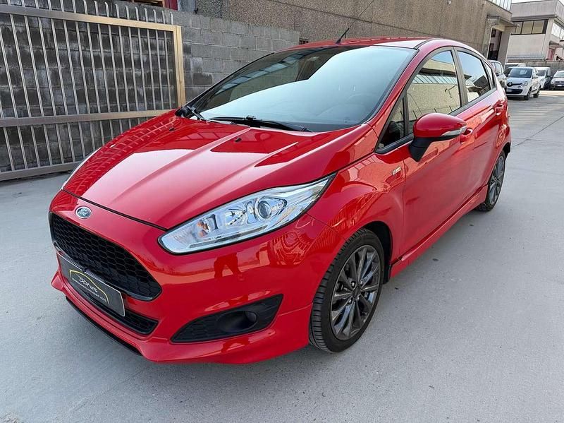 Usata Ford Fiesta ST-Line 75 CV (55 kW) 2017 Rosso Berlina